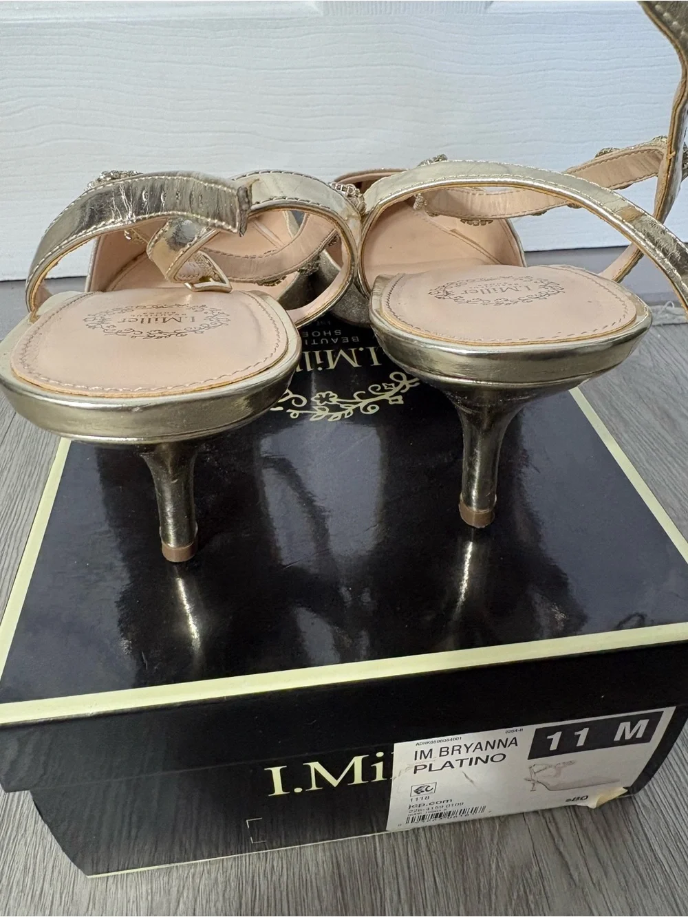 Glitter Pointed Slingback Heels in Gold